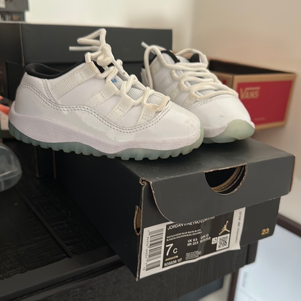 Low retro 11s
